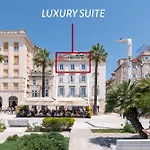 Apartment Riva Luxury Split