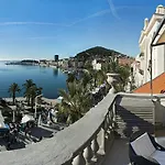 Apartment Riva Luxury