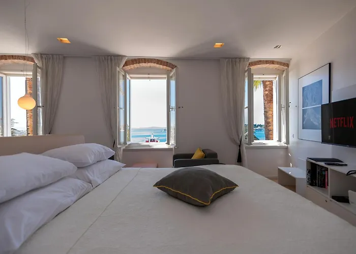 Riva Luxury *