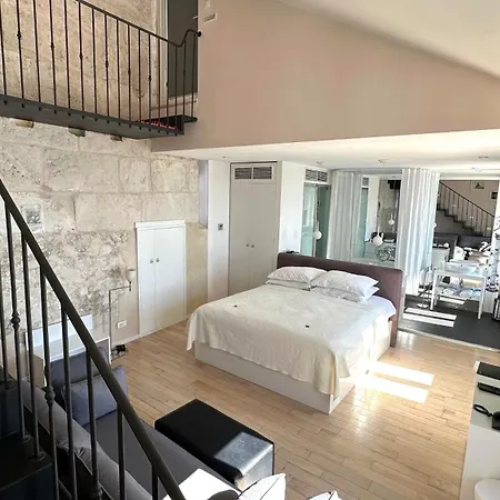 아파트 리바 럭셔리 스위트 스플리트