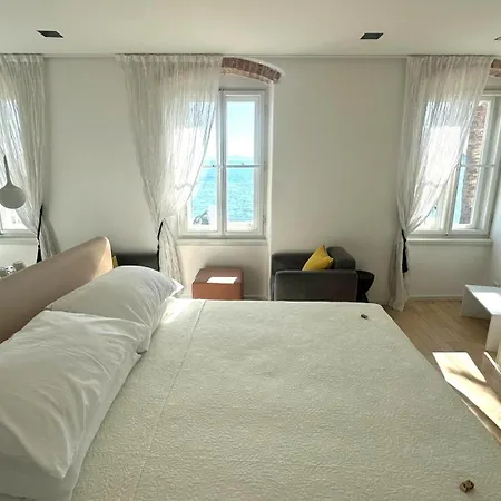 리바 럭셔리 스위트 스플리트