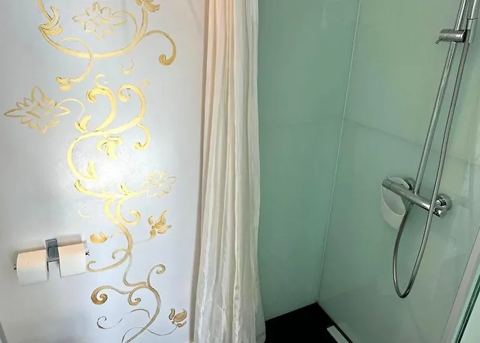 Riva Luxury דירה