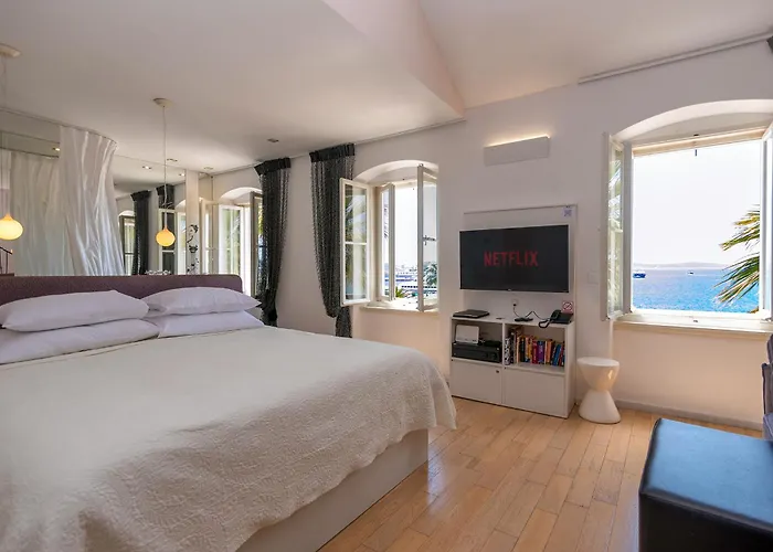 דירה Riva Luxury