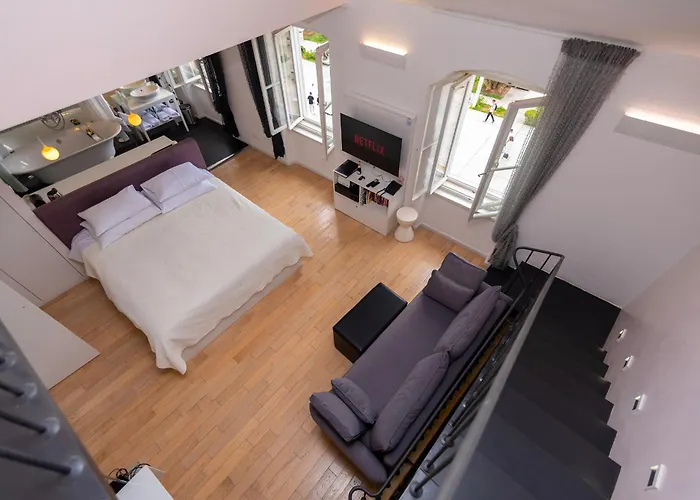 Riva Luxury דירה