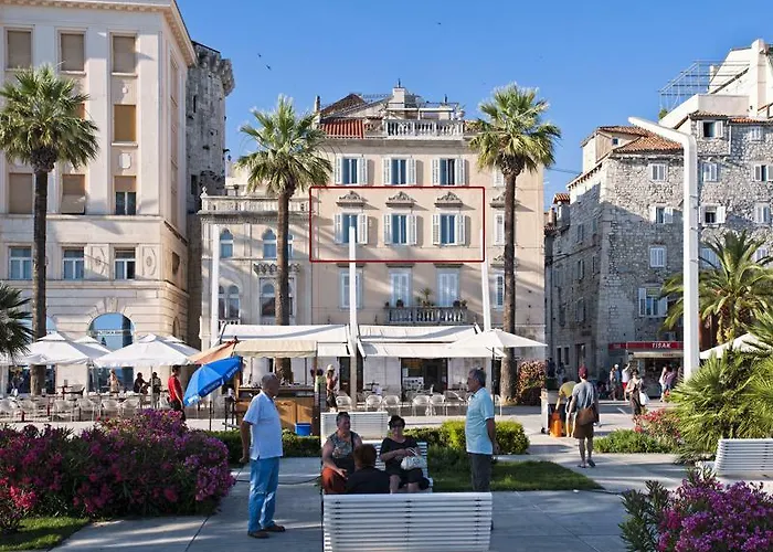 Riva Luxury ספליט