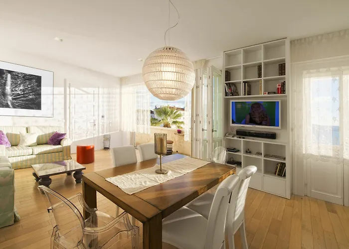 דירה Riva Luxury